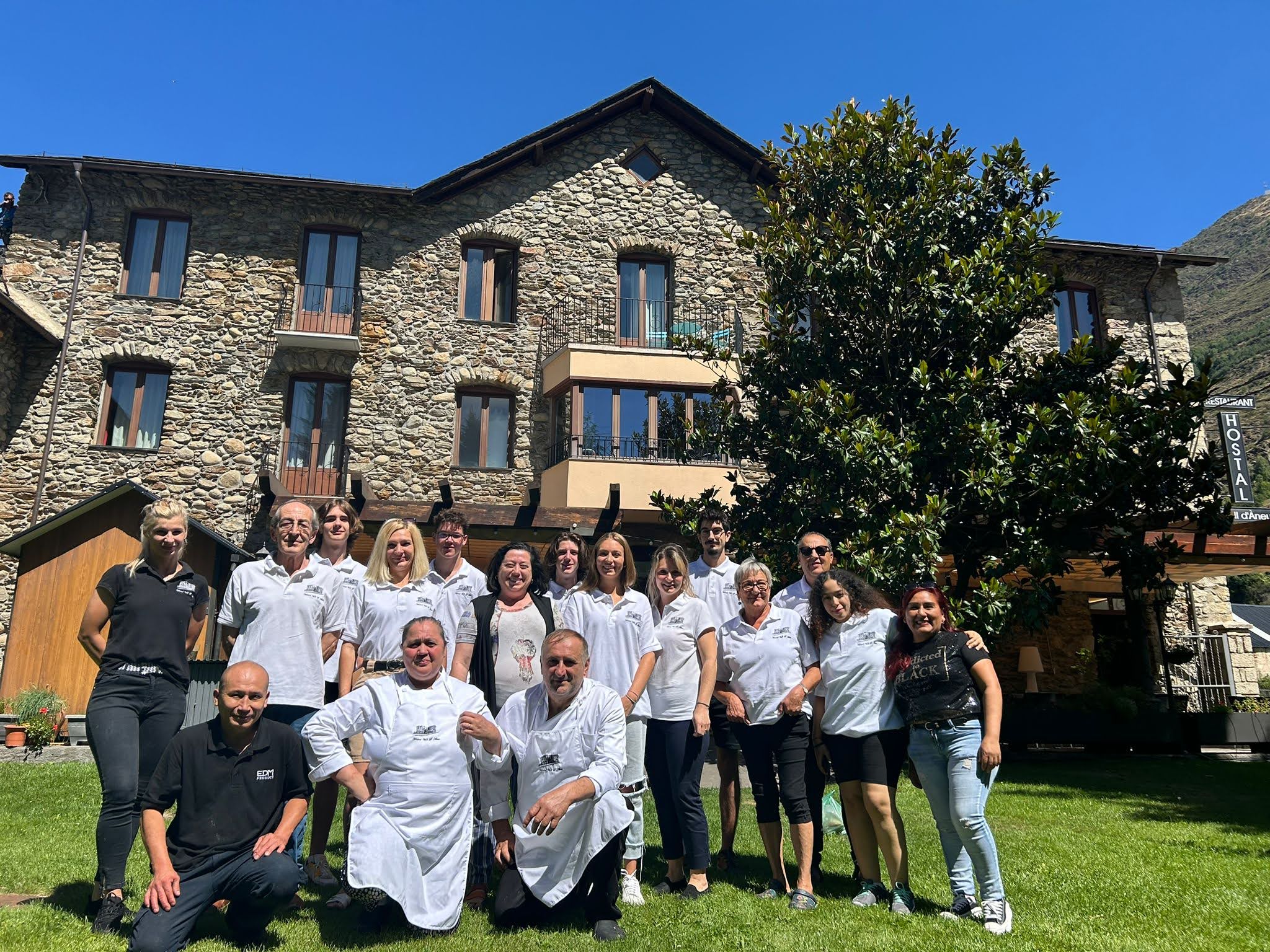 We work together to offer genuine hospitality.